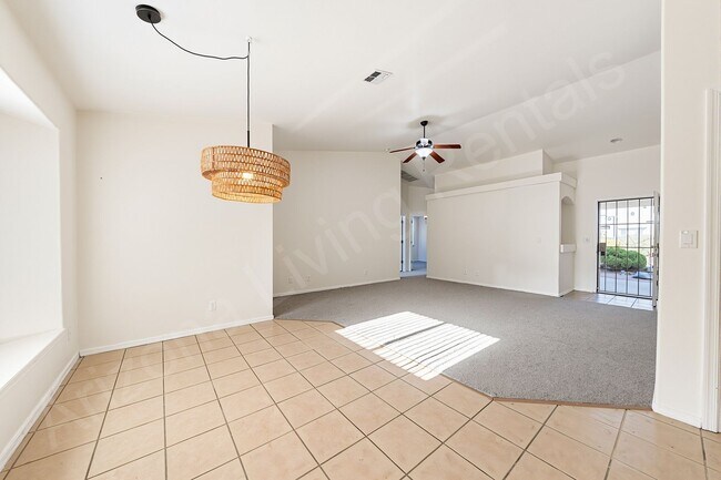 Building Photo - 3145 N Jerome St