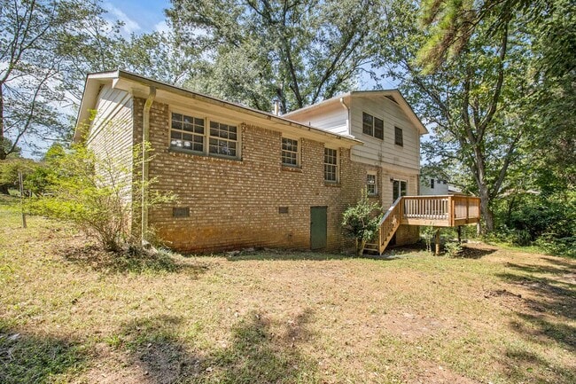 Building Photo - 4 Bedroom 3.5 Bath House