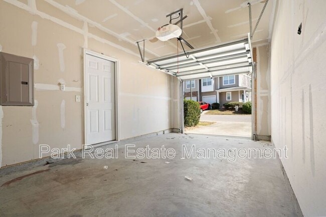 Building Photo - 1326 Stone Manor Dr