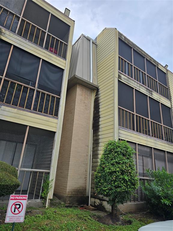 Building Photo - 10110 Forum W Dr
