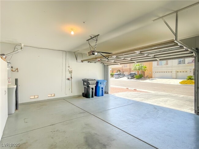 Building Photo - 9374 Bondeno St