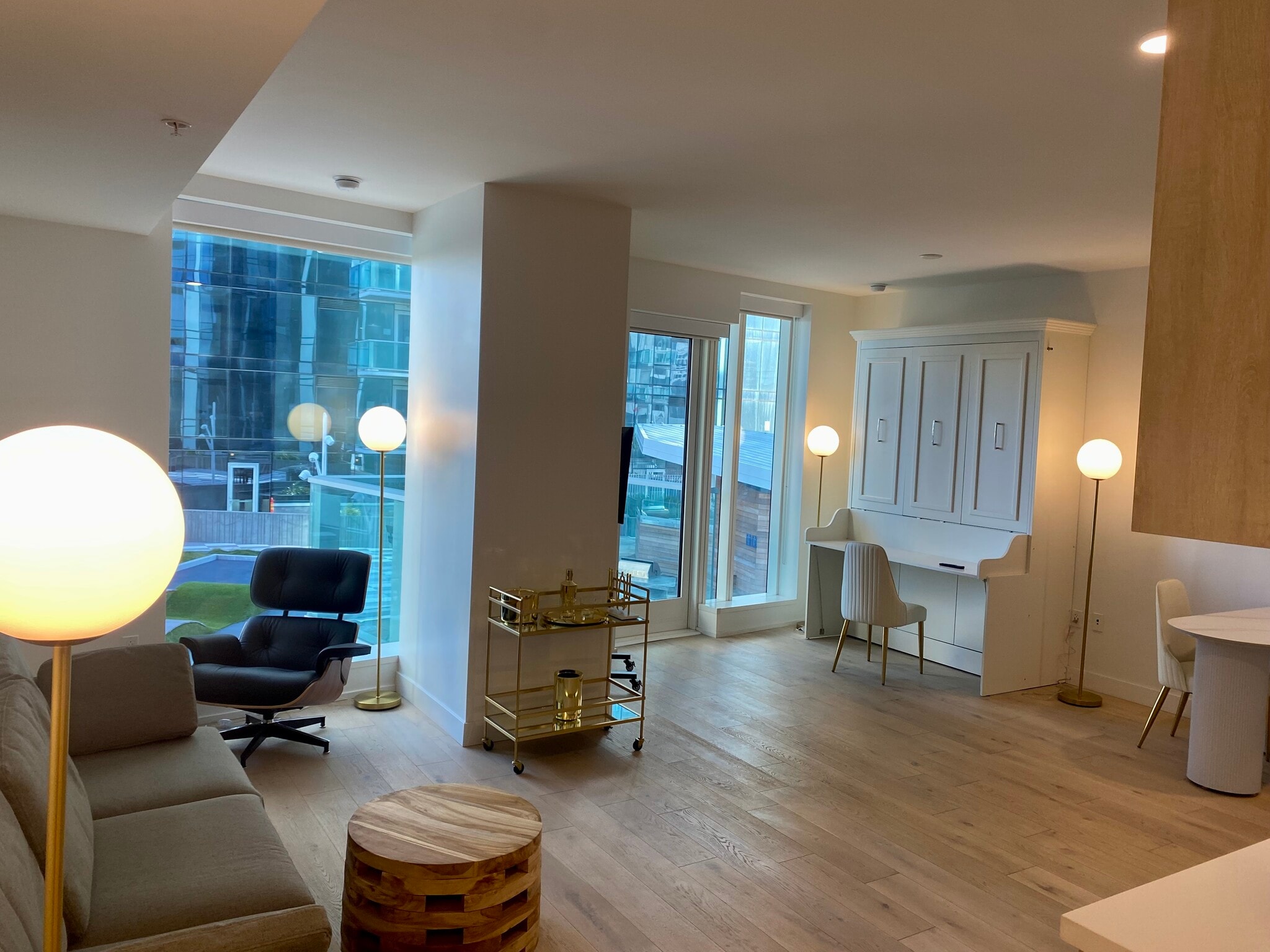 Building Photo - 188 W Saint James St