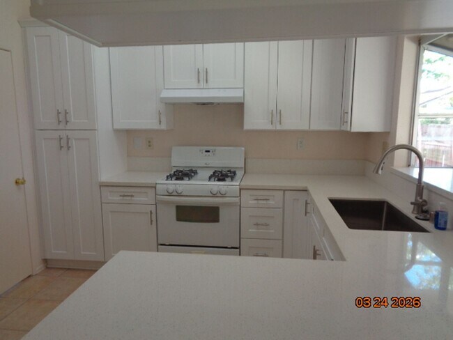 Building Photo - Rancho Vista 1 Stroy Offering 1700 sq. ft.