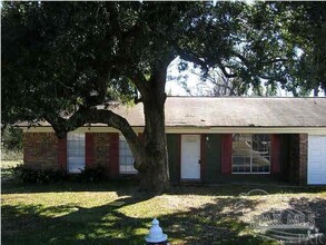 Building Photo - 5701 Scotland Rd