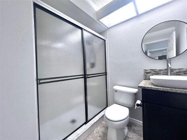 Building Photo - 7828 Hardwick Dr