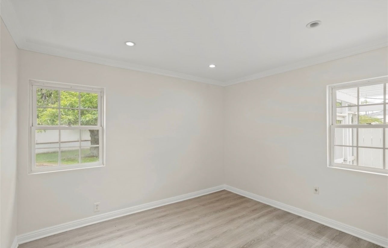 Building Photo - 204 W Linfield St