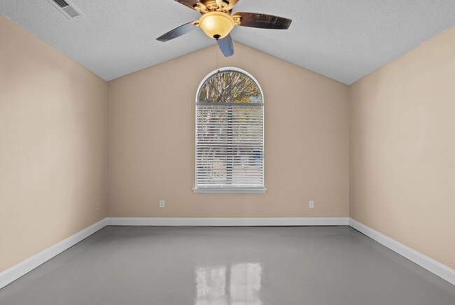 Building Photo - 1160 Shipyard Blvd