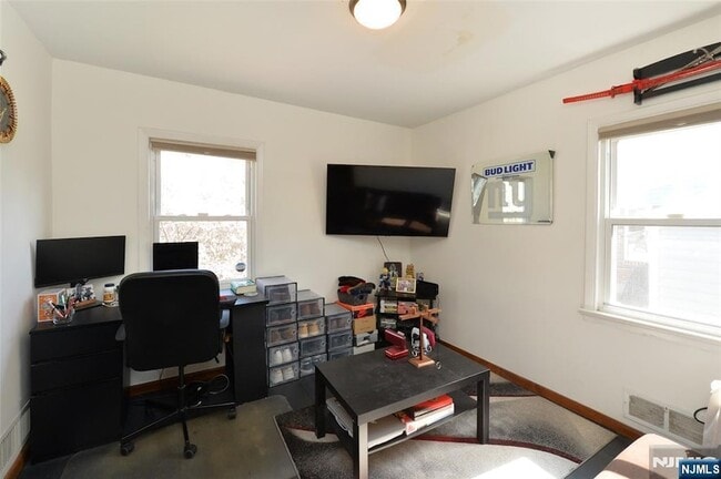 Building Photo - 483 Mt Prospect Ave