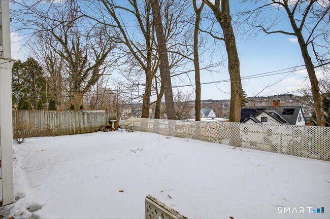 Building Photo - 253 Olivia St