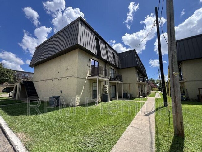 Building Photo - 10292 W Winston Ave