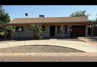 Building Photo - 4907 E Palm Ln