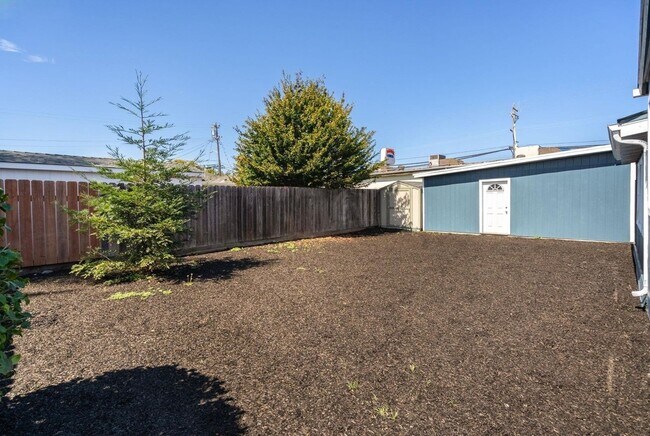 Building Photo - Light-Filled San Leandro Gem w/ Dual Garages & Expansive Yard