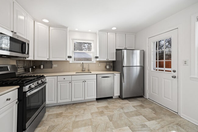 Building Photo - 41 Hackberry Ln