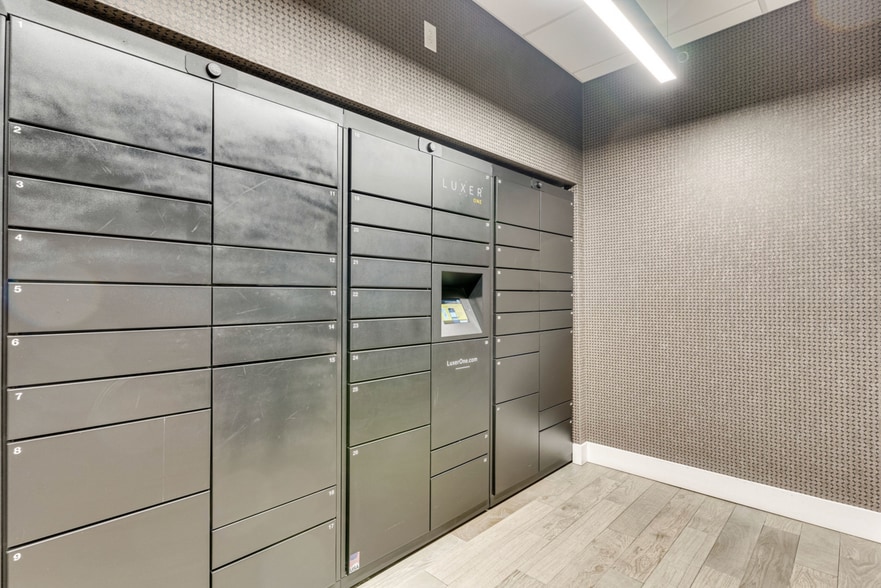 Building Photo - 1300 4th St SE