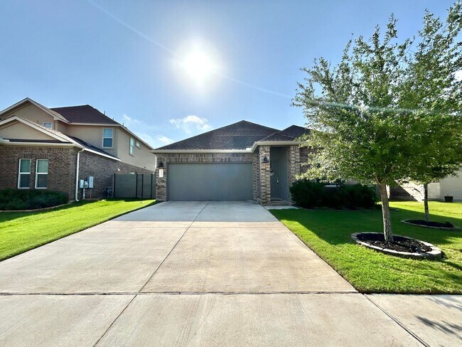 Building Photo - 3/BR 2/BA Home with Modern Comforts and a ...