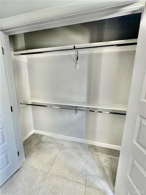 Building Photo - 12 Indian Creek Ave