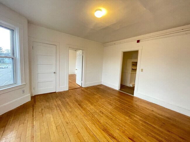 Building Photo - 459 Beech St