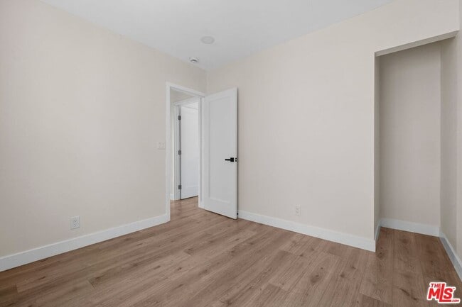 Building Photo - 21007 Saticoy St