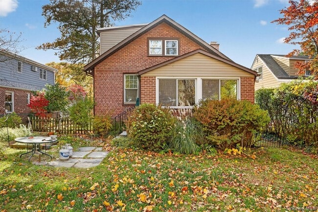 Building Photo - 64 Elmore Ave