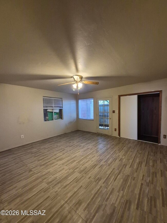 Building Photo - 320 E 29th St