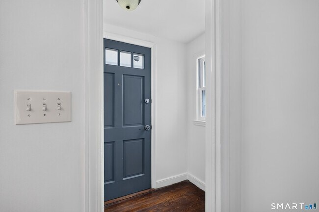 Building Photo - 11 Stratfield Pl