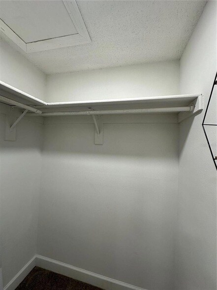 Building Photo - 1229 Allendale Dr
