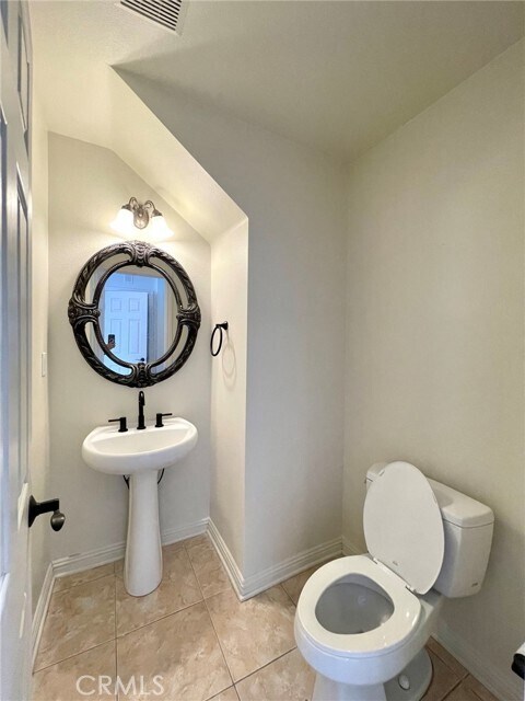 Building Photo - 140 Paseo Vista