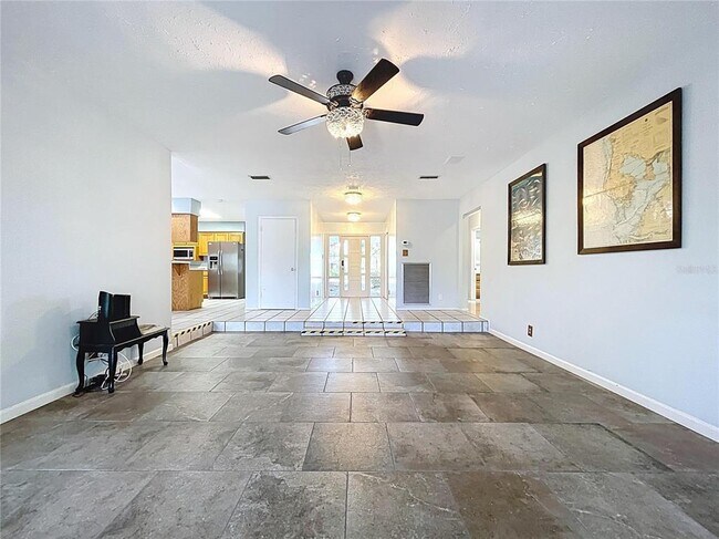 Building Photo - 1601 Riverhills Dr