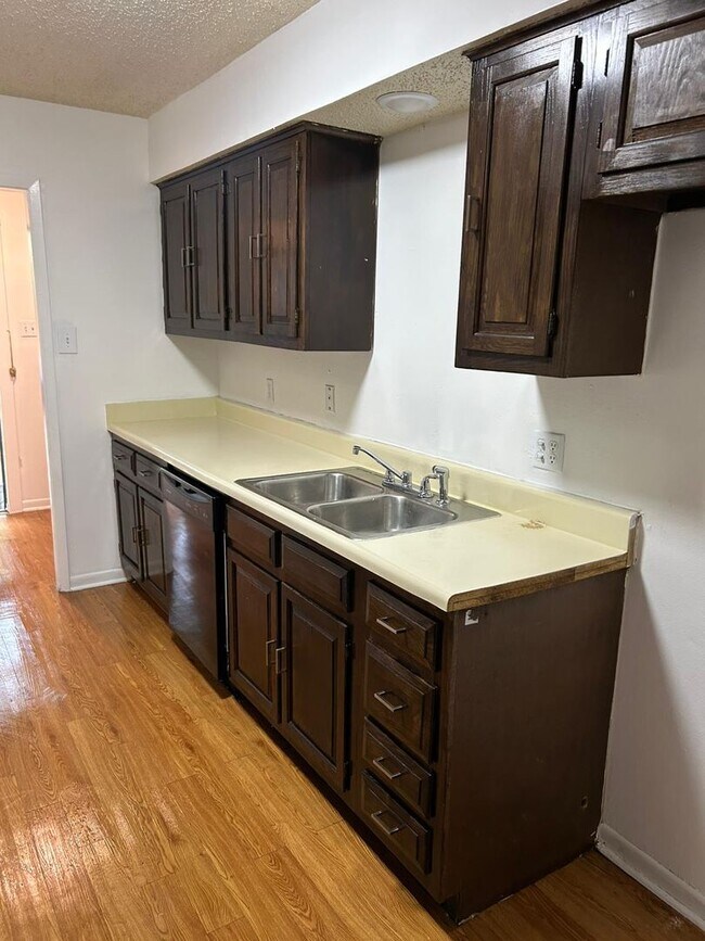 Building Photo - 1508-1510 Blackwell Drive