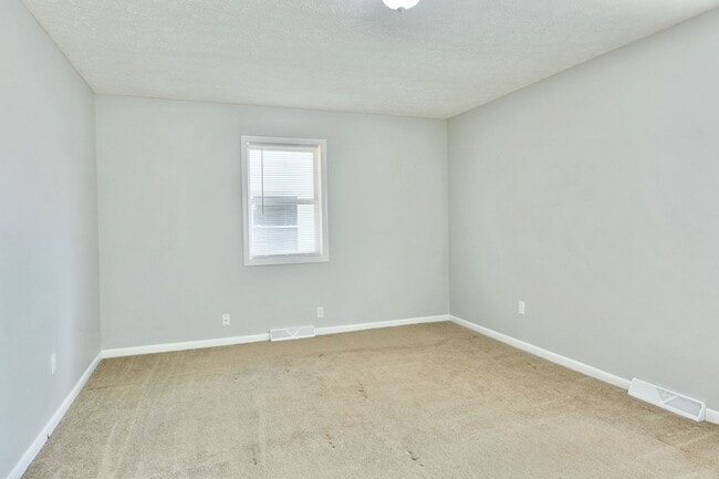 Building Photo - 226-228 W Park Ave