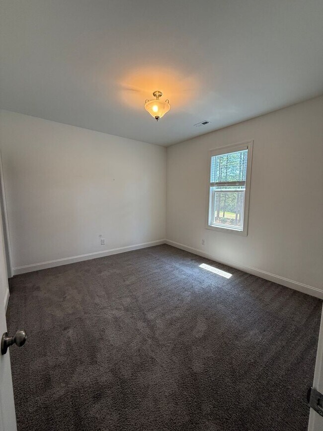Building Photo - Gorgeous Executive Home in Anderson Creek ...