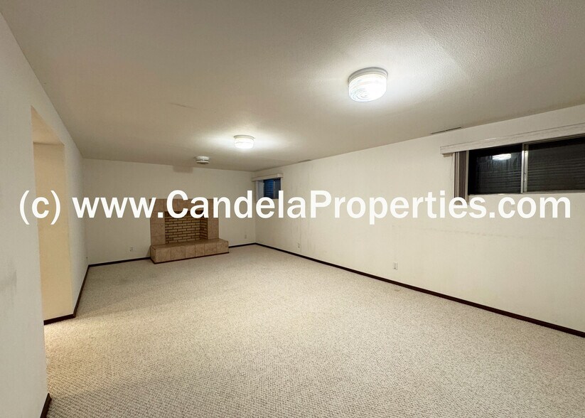 Building Photo - 2970 Shoreham Cir