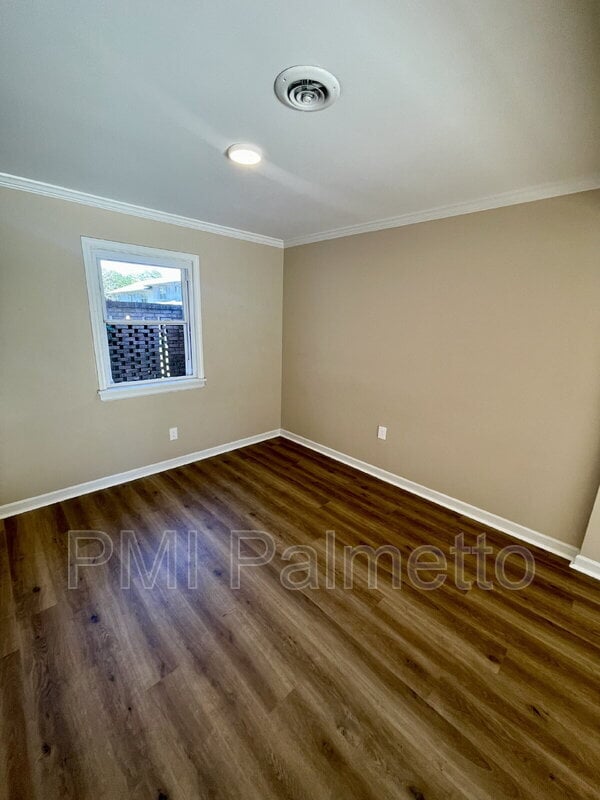 Building Photo - 4716 Palm Tree Ln