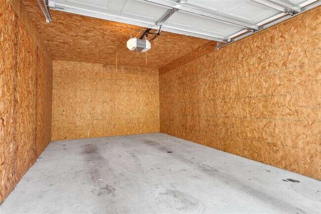 Building Photo - 18332 Bridle Club Dr