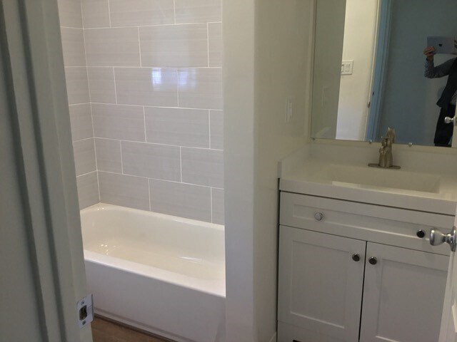 Building Photo - 9038 Hubbard St