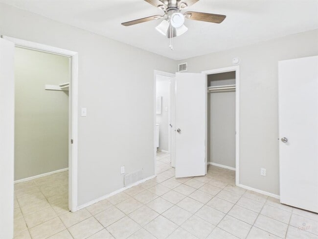 Building Photo - 2500 Burleson Rd