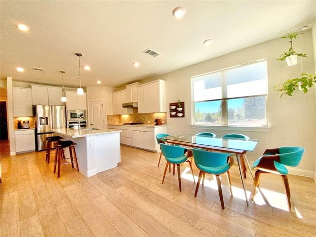 Building Photo - 16028 Cinca Terra Dr