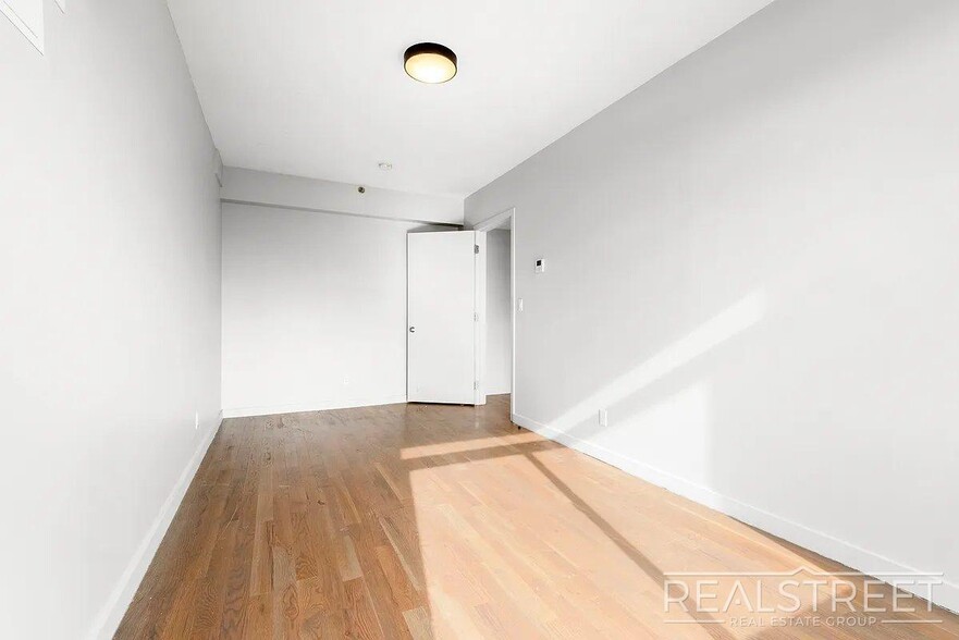 Building Photo - Bushwick Avenue