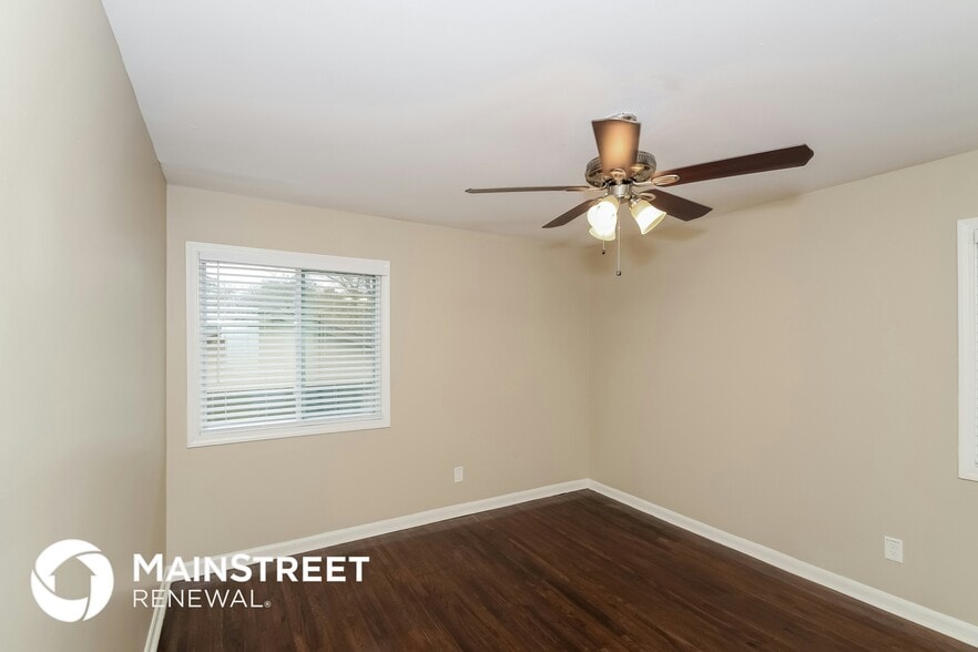 Building Photo - 236 E Haven Dr