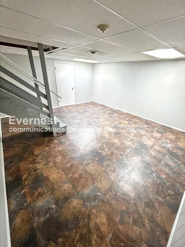 Building Photo - 12465 Shoreside Dr