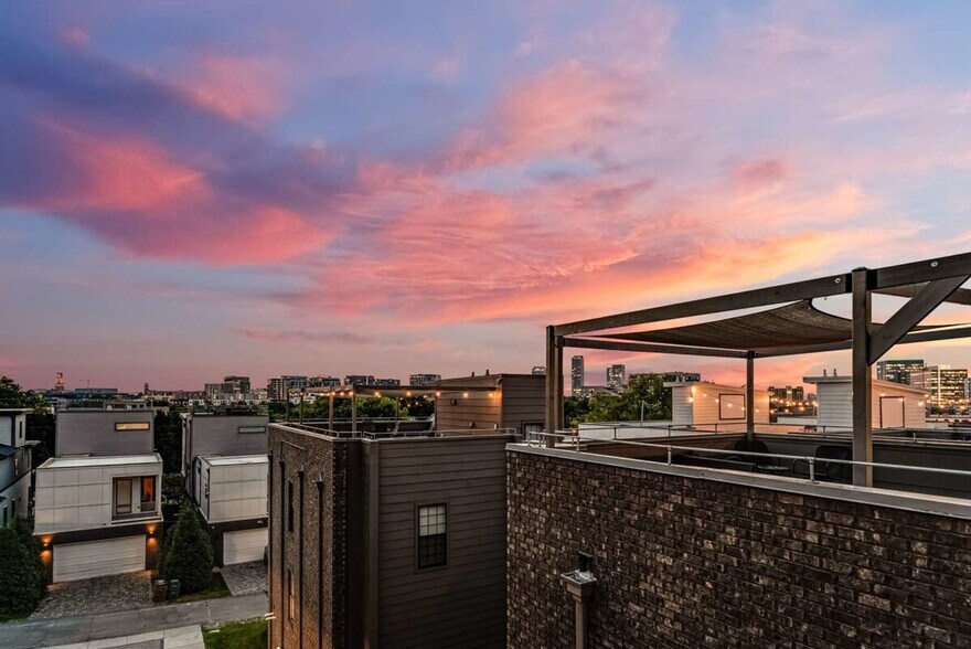 Building Photo - 1011 12th Ave S