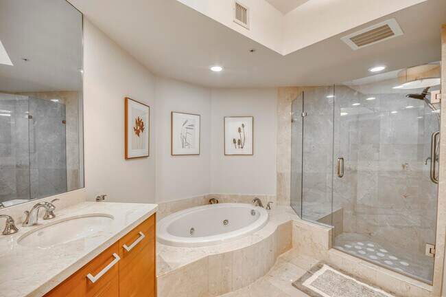 Building Photo - 3630 Gardens Pkwy