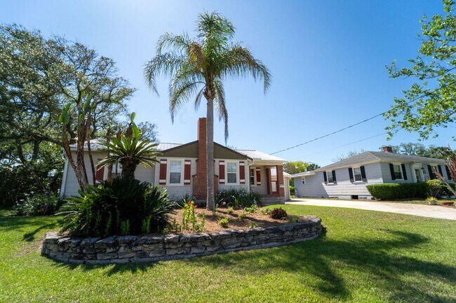 Building Photo - Davis Shores 3/2 Single Family Home