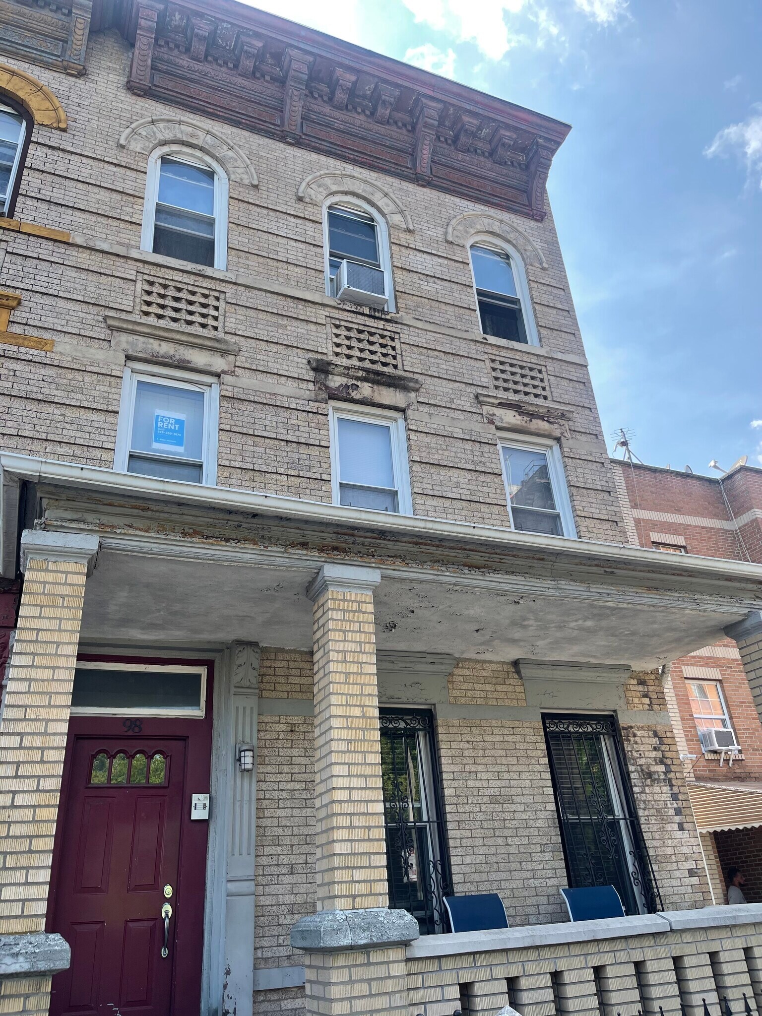 2nd floor unit - 98 Bristol St
