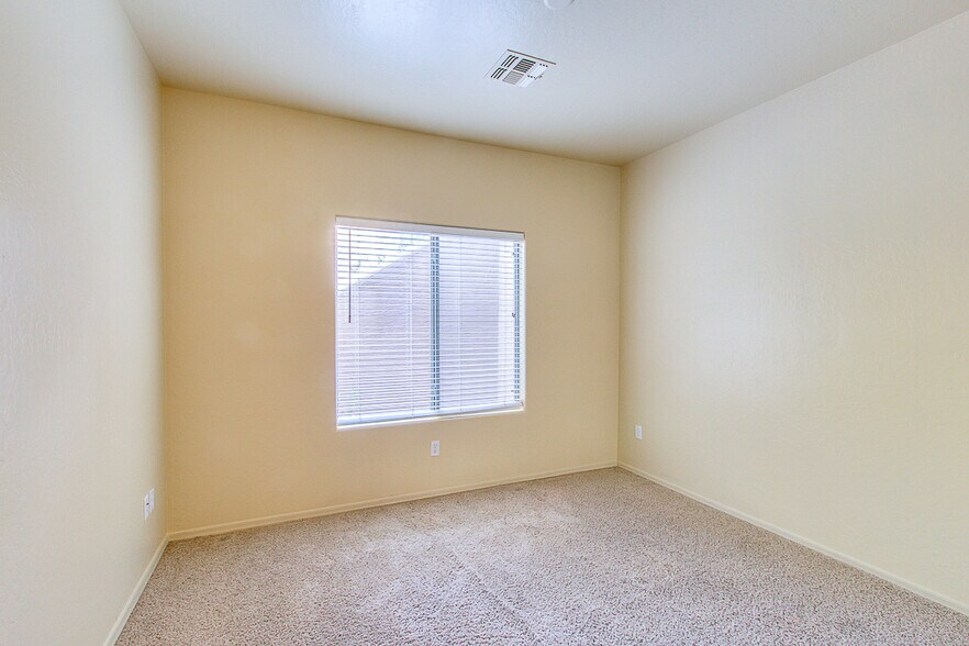 Building Photo - 1351 N Pleasant Dr