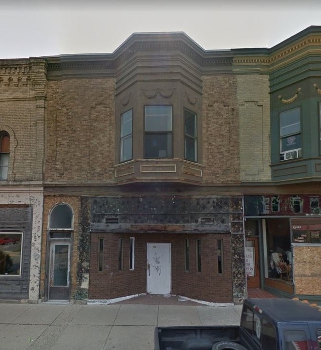 Primary Photo - 405 W Milwaukee St