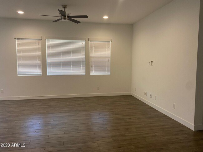 Building Photo - 7218 W Pinnacle Vista Dr