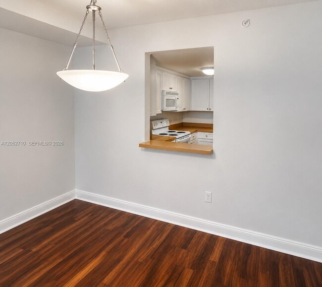 Building Photo - 1250 S Miami Ave