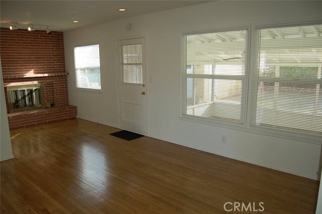 Building Photo - 655 W Grove St