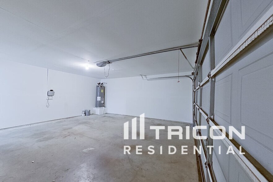 Building Photo - 755 Catalina Dr